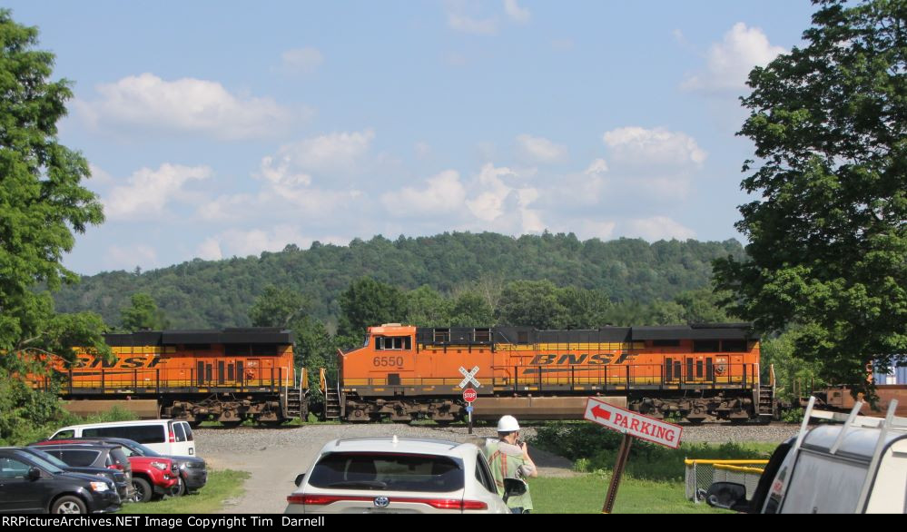 BNSF 6550 on 264